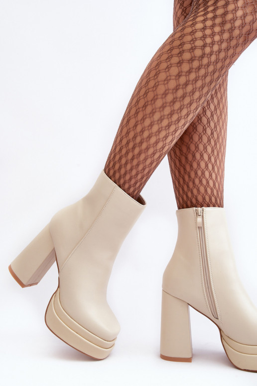 Féminin Bottes Dans un poste élevé et plateforme couleur ivoire Sandstra
