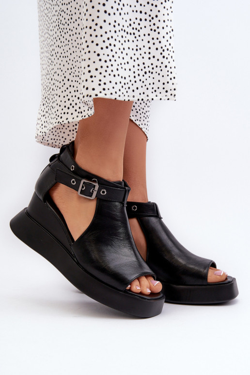 Sandales pour femmes avec une plateforme I Koturnie en cuir écologique couleur noire Hloeli