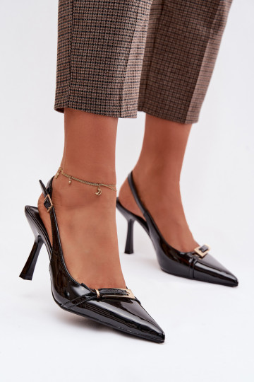 Sandales laquées pour femme avec des talons fins avec boucles dorées couleur noire Bellivra 2