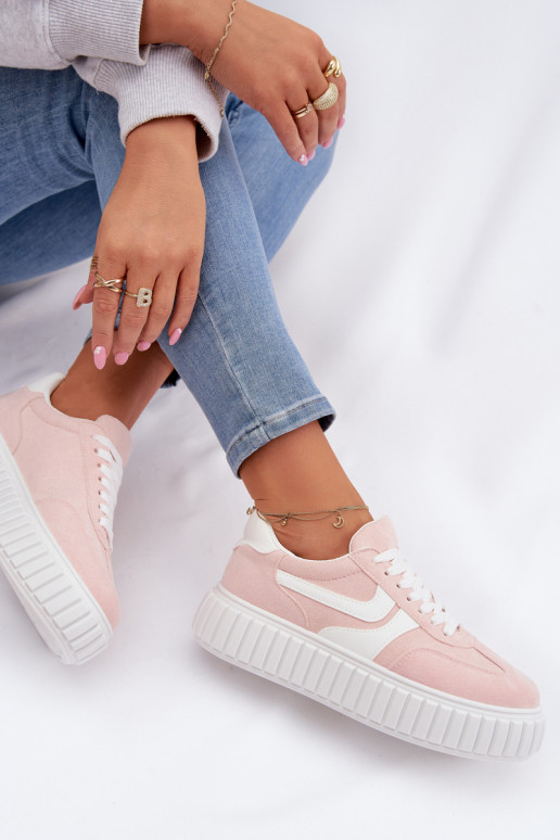 Chaussures modèle baskets Féminin avec une plateformeen daim écologiqueu couleur rose Cadrina