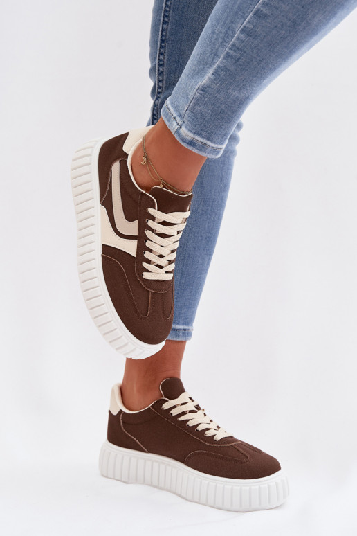 Chaussures modèle baskets Féminin avec une plateformeen daim écologiqueu marron Cadrina