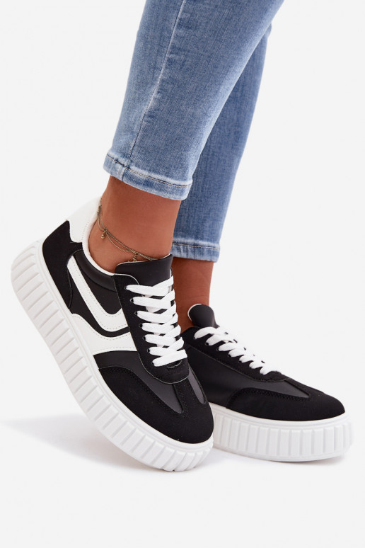 Chaussures modèle baskets Féminin avec une plateformeen daim écologiqueu couleur noire Cadrina