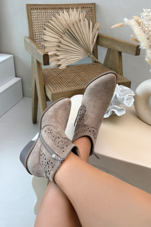 Bottes ajourées Féminin avec des talons larges S.Barski HY61-8026 beige