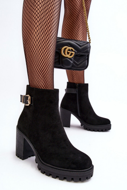 en daim Bottes à talons hauts avec des ornements couleur noire Menoria