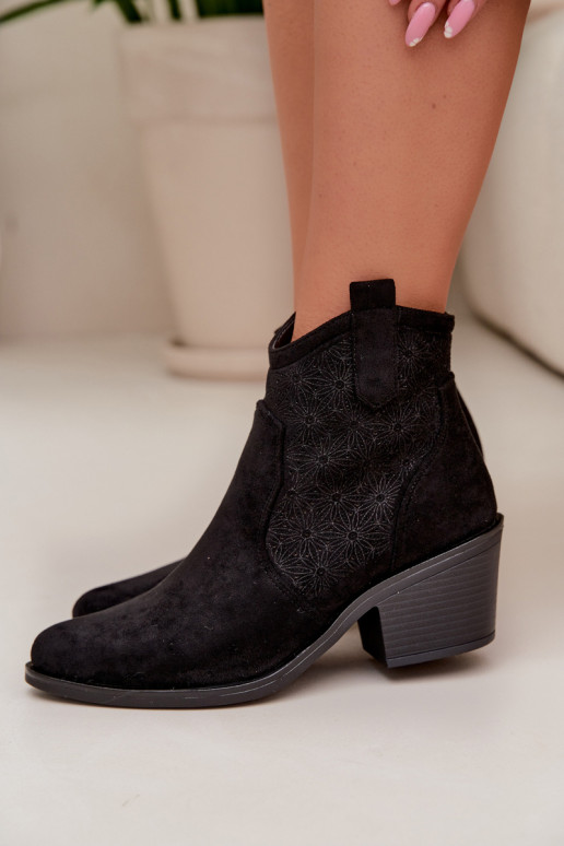 Bottes ajourées Féminin avec des talons S.Barski HY61-8013 couleur noire