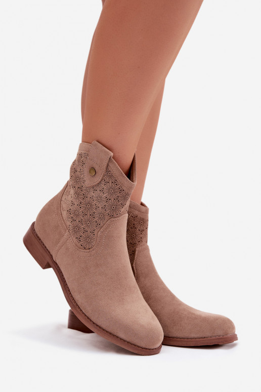 Bottes pour femmes avec des talons larges avec des éléments ajourés S.Barski HY61-8025 beige