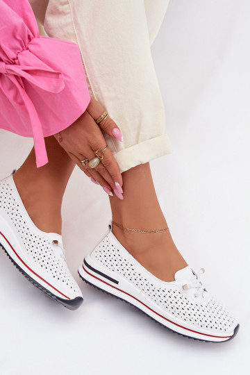 Peau avec des éléments ajourés chaussures Féminin S.Barski LR61-7044 couleur blanche