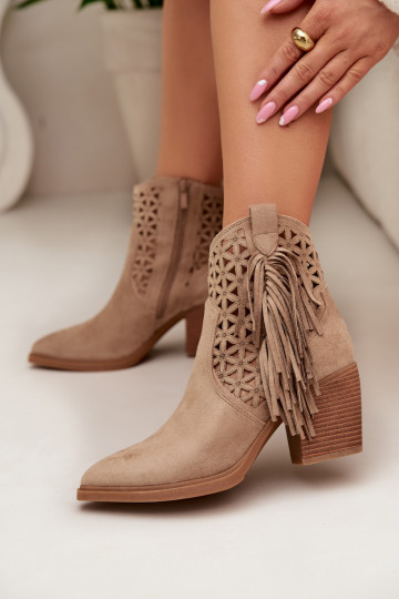 Bottines ajourées de style cowboy pour femmes avec talons et franges couleur sable Calissey