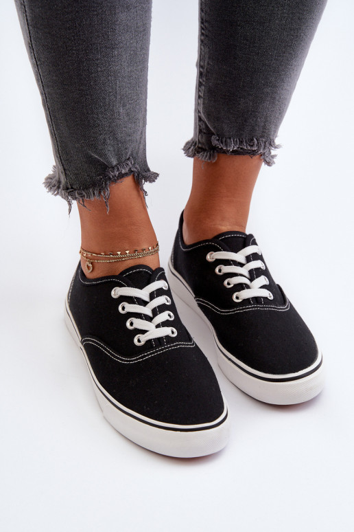 Baskets Baskets modèle classique couleur noire Olvali