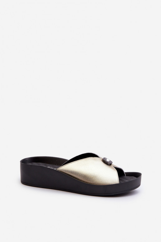 Pantoufles en cuir Féminin avec des ornements couleur dorée S.Barski KV27-027