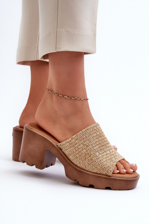 Pantoufles pour femmes z Plecionką avec des talons beige Titantha