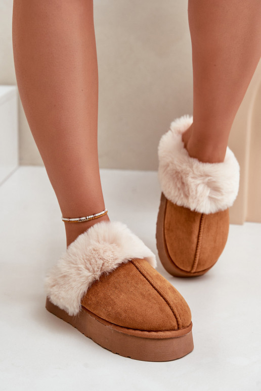 Chaussons Bottes de neige Féminin Sur une semelle épaisse avec un manteau de fourrure marron Doriola