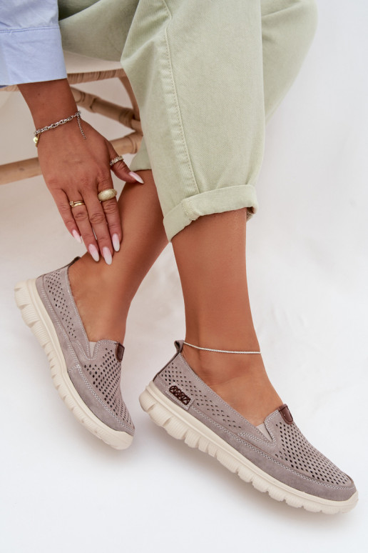 avec des éléments ajourés chaussuresActivéturalnego en daimu couleur grise Ravinette