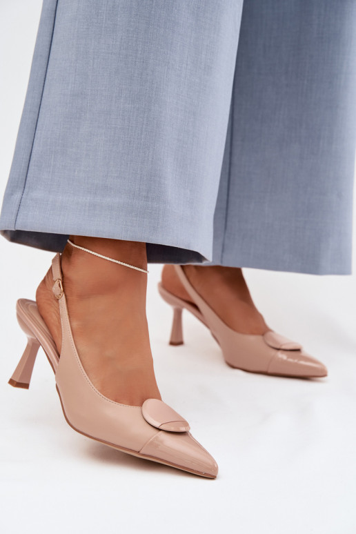 Sandales pour femmes avec des talons fins Avec des décorations Detalem beige Il fautriae