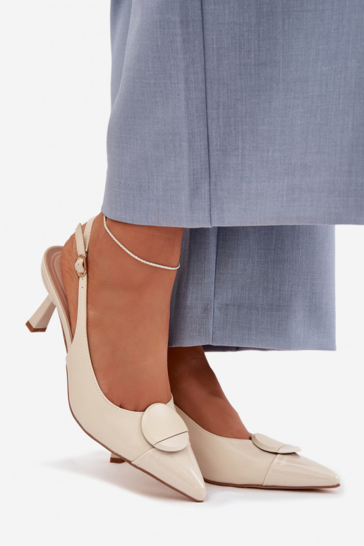 Sandales pour femmes avec des talons fins Avec des décorations Detalem couleur ivoire Il fautriae