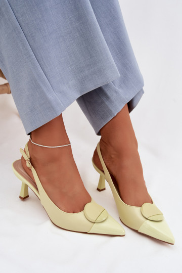 Sandales pour femmes avec des talons fins Avec des décorations Detalem couleur jaune Il fautriae