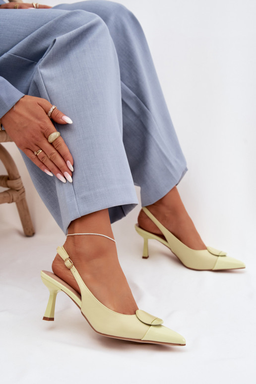 Sandales pour femmes avec des talons fins Avec des décorations Detalem couleur jaune Il fautriae