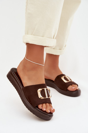 Chaussons pour femmes avec des détails dorés de couleur chocolat Elmera 2