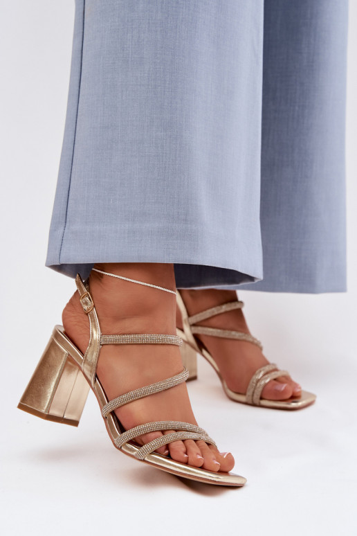 Sandales à talons hauts pour femme avec des bandes Et des zircons couleur dorée Brelia