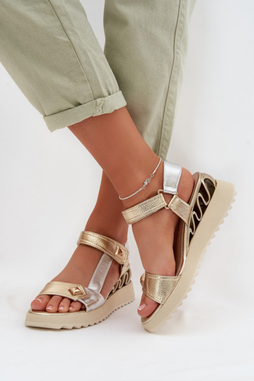 Sandales pour femmes Féminin avec une plateforme D&A CR61-3078 couleur dorée