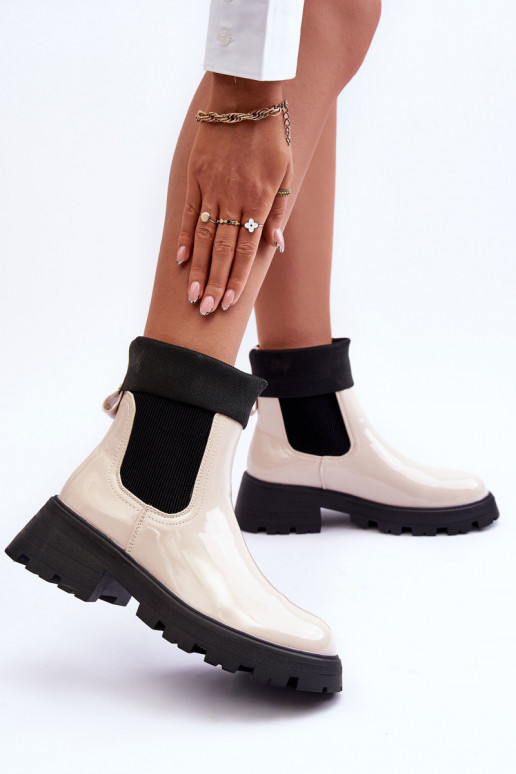 bottes élégantes avec effet vernis Féminin beige Pavo