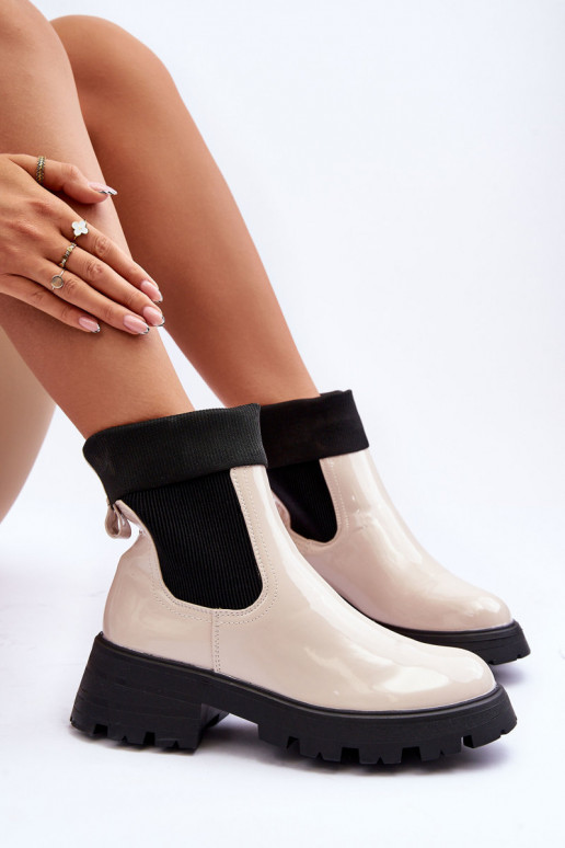 bottes élégantes avec effet vernis Féminin beige Pavo