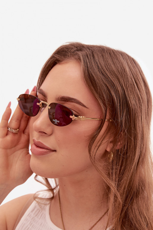 Des lunettes de soleil Féminin marron foncé