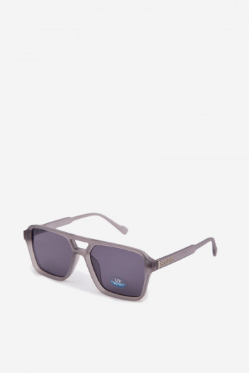 Des lunettes de soleil Féminin Ze couleur argentm Detalem couleur grise