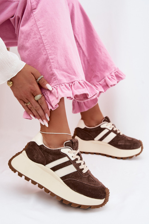 Chaussures modèle baskets en daim avec une plateforme D&A GR61-5986 CzekoladoÀe