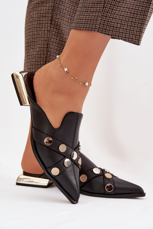 Pantoufles en cuir Mule Féminin avec des sangles D&A CR61-3058 couleur noire