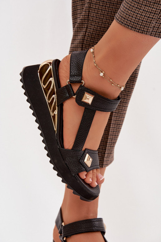 Sandales pour femmes Féminin avec une plateforme D&A CR61-3070 couleur noire