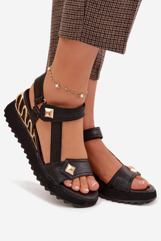 Sandales pour femmes Féminin avec une plateforme D&A CR61-3070 couleur noire