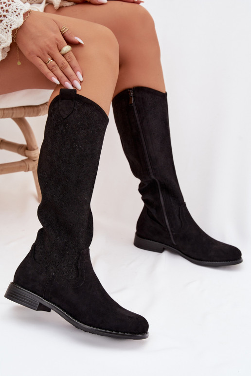 bottes pour femmes avec des éléments ajourés avec des talons larges S.Barski HY61-8022 couleur noire