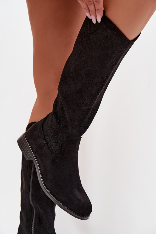 bottes pour femmes avec des éléments ajourés avec des talons larges S.Barski HY61-8022 couleur noire