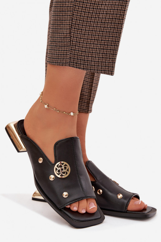 Pantoufles en cuir Ze couleur doréemi Ozdobami D&A CR61-3060 couleur noire