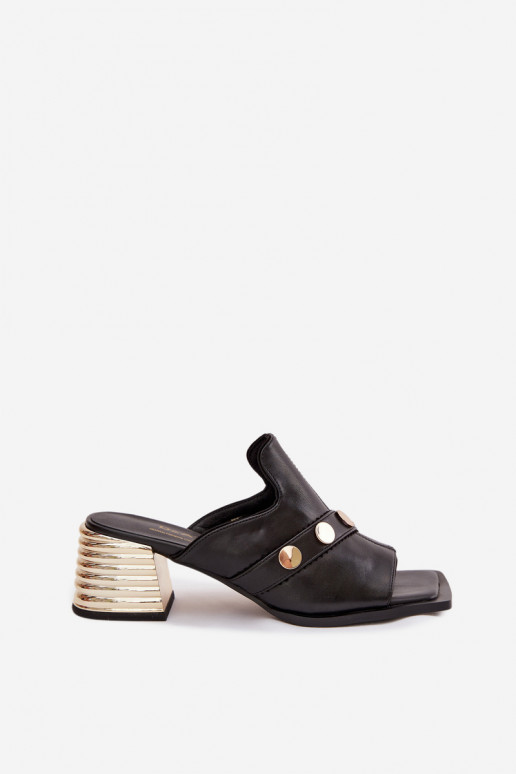 Pantoufles en cuir avec des talons avec des talons décorés D&A CR61-3063 couleur noire