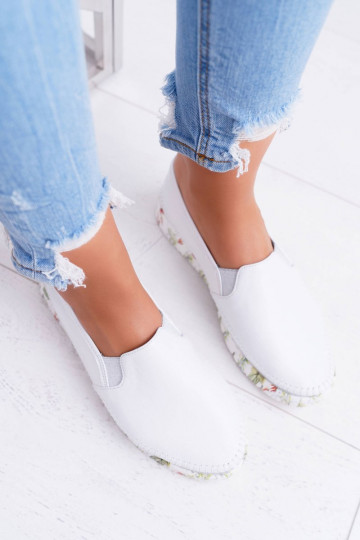 Féminin chaussures Il fautciejka Un modèle convaincant Peau couleur blanche 03512-11 2