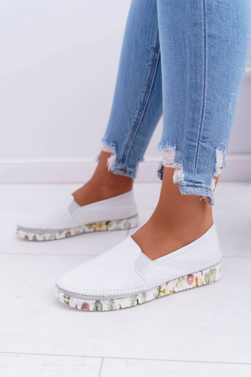 Féminin chaussures Il fautciejka Un modèle convaincant Peau couleur blanche 03512-11