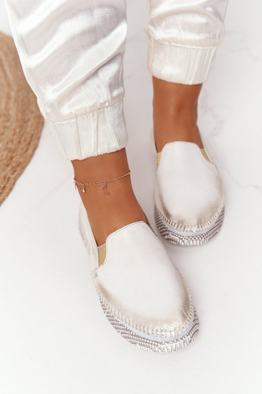 Féminin chaussures Il fautciejka Un modèle convaincant Peau couleur dorée 03512-25