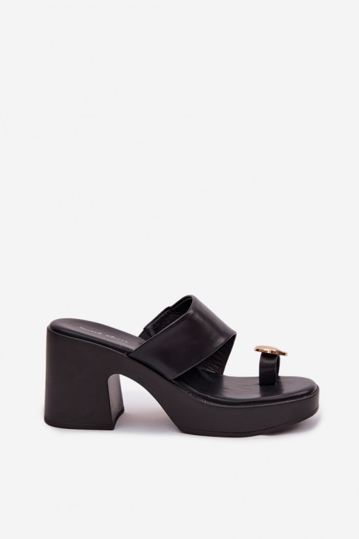 Pantoufles pour femmes Activé SłupkoÀym Obcasie Ze couleur doréem Detalem couleur noire Sinora