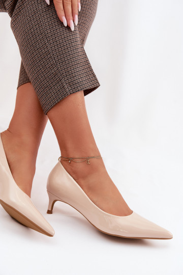 avec effet vernis Chaussures Sur un talon bas beige Girela