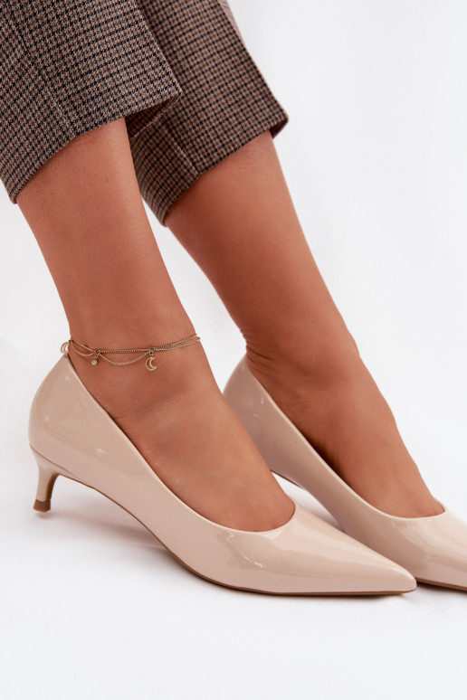 avec effet vernis Chaussures Sur un talon bas beige Girela