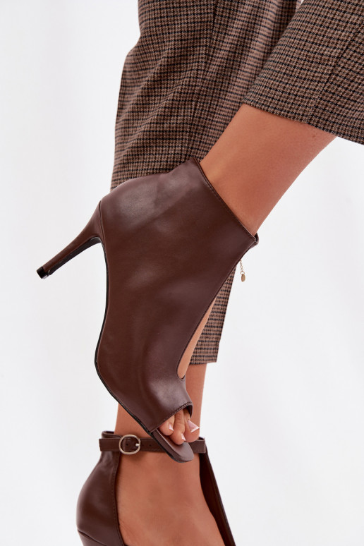 Sandales pour femmes avec des talons fins CzekoladoÀe Helira