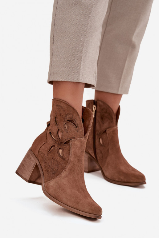 Bottes pour femmes avec des éléments ajourésActivéturalnego en daimu avec des talons Zazoo 3690 marron