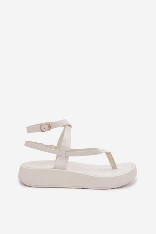 tongs Féminin avec une plateforme couleur blanche Gelira