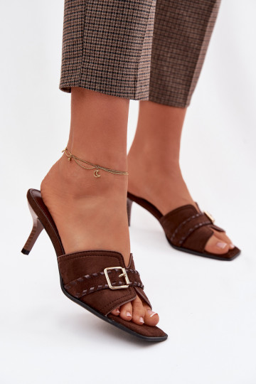 Pantoufles pour femmes avec des talons fins avec des sangles I Złotą avec boucles CzekoladoÀe Jelira