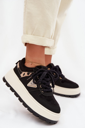 Chaussures modèle baskets Féminin avec une plateforme couleur noire Florinda