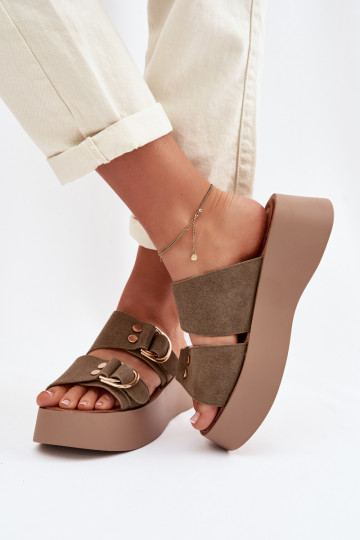 Chaussons femme à plateforme et boucles dorées couleur verte Nelirae 2