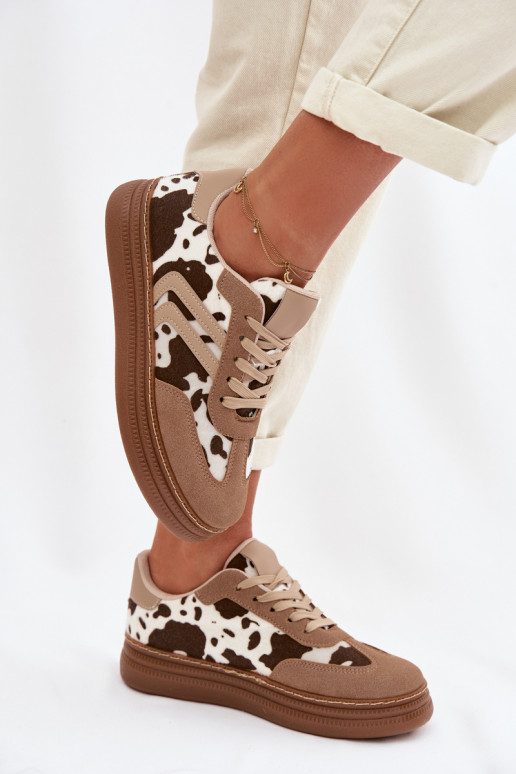 Chaussures modèle baskets Féminin avec une plateforme DANS Łaty beige Denissa