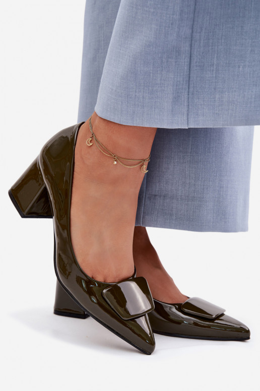 avec effet vernis Chaussures avec des talons avec des ornements couleur kaki Isoline